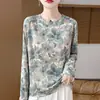 Camiseta fina de malha vintage com estampa artística de pavão para mulheres, com gola redonda, caimento solto, versátil e tamanho plus size, peça básica.
