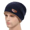Gorro y bufanda de invierno transfronterizos conjunto de dos piezas para hombre gorro de punto cálido con forro de forro polar protección para los oídos para montar al aire libre gorro de lana para la cabeza