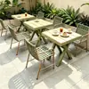 Mesas y sillas personalizadas para exteriores para patios, jardines, cafés de ocio, bares, teterías y tiendas de bebidas; mesas y sillas de ratán para exteriores comerciales