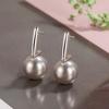 Pendientes de botón de perla gris de una sola palabra para niñas únicos retro elegantes lujo ligero alta calidad estilo frío diario 2023 populares