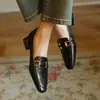 Mocasines retro británicos de hebilla metálica, piel de cordero de primera capa, puntera cuadrada casual, tacón bajo, zapatos de cuero, boca profunda, tacón grueso, zapatos de una sola capa para mujer