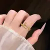 Conjunto de pulseira e anel com design de cravo e diamantes inteiros, estilo luxo leve europeu e americano, joias de estilo único e minimalista, mesmo estilo que no Xiaohongshu
