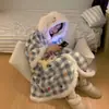 Adorable Perro de Orejas Grandes con Capucha de Felpa de Coral Bata de Baño Estilo Invierno Felpa Engrosada Pijamas a Cuadros Perro Canela Ropa de Casa
