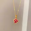 Colar de Garra de Gato Vermelho Brilhante Doce e Cool com Diamantes Inteiros, Corrente de Clavícula Exquisita Retro de Luxo Leve Fofa Doce de Alta Qualidade para Mulheres