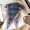 Pañuelo de Cabeza Retro Hot Girl para Mujer, Bufanda Triangular de Moda Primavera y Verano, Bufanda Decorativa Versátil de Seda Artificial, Pañuelo para el Cuello, Tendencia de Top Tubo