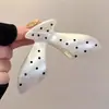 Pinza para el pelo acrílica elegante para mujer, nuevo modelo 2026, adecuada para cabello grueso, con un diseño de alta gama y apariencia atractiva, pinza de tiburón moderna y dulce