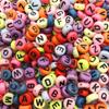 100 Contas de Acrílico com 26 Textos em Inglês, Redondas, Planas, Quadradas, Cor Branca, Espaçador de Contas, Material para Contas