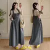 Conjunto de Maternidad: Vestido Largo Gris-Verde con Escote Cuadrado, Diseño Retorcido Forma H, Sin Mangas de Tirantes + Camiseta de Manga Corta