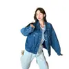 Toma real en stock: Chaqueta de mezclilla larga de manga larga de estilo coreano con diseño en capas desgastado, nicho, suelta, versátil, vintage, para mujer, en azul