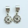 Colgante de joyería vintage popular de AliExpress, accesorios de joyería DIY, colgante de flor redonda, accesorios de joyería, fábrica al por mayor.