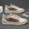 Tênis Esportivos Novos 2025 Verão Respirável Casual Versátil Masculino Slip-On Sapatos de Lona Old Beijing Sapatos de Pescador