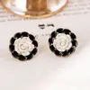 Pendientes de Rosa Franceses Elegantes en Blanco y Negro Pendientes Pequeños de Fragancia Simples y de Moda Diseño Personalizado Pendientes de Gama Alta para Mujer
