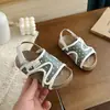 Sandalias Infantiles Estilo Coreano Modelo Nuevo 2026 con Suelas Suaves para Niños y Niñas, de Moda y Lindas, Versátiles Sandalias de Moda Estilo Academia