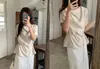 O tamanho foi atualizado. Esta blusa de estilo coreano, suave, versátil e elegante apresenta um decote fluido, uma cintura com amarração e é perfeita para o uso diário.