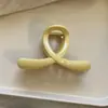 Pinza para el pelo grande y moderna para mujer, elegante y sofisticada, pinza para el pelo exquisita, pinza de tiburón simple para primavera-verano