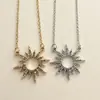 [Ciudad de Rizhao] Collar retro francés de rayos de sol con pedrería microincrustada y cadena para clavícula con tótem de sol romano para mujer
