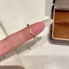 Nuevo Anillo Minimalista de Lujo con Circonita Microincrustada para Mujer, Anillo Abierto Delgado con Banda Cruzada de Ola, Anillo Minimalista de Gama Alta Apilable para Mujer