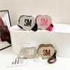 Bolsa de Mensageiro Feminina Casual Tecida com Letras e Corações Moda Tendência 2025 Nova PU para o Dia a Dia Bonita