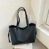 Bolsa Grande Retro de Alta Qualidade Transfronteiriça Feminina Nova Temporada 2026 Bolsa de Ombro para o Dia a Dia Bolsa Tote para Estudante Universitário