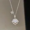 Collar de Flor de Cuatro Hojas Italiano Estilo Francés para Mujer, Diamante Morado Estilo Bucci, Cadena de Clavícula de Lujo Ligero Nicho de Gama Alta, Regalo del Día de la Madre