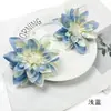 Estilo Sencillo Dahlia con Núcleo de Lana DIY Tela de Seda Flor Artificial Pasador Material Flor de Boda para Pared Arreglo Accesorios de Fotografía