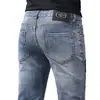 Jeans Bordado Estampado Novo Primavera/Verão 2026 para Homens, Calças Longas Slim Fit Stretch, Calças Tendência Estilo Europeu para Homens