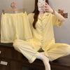 Pijama de verão feminina nova de três peças estilo xadrez coreano bordado dopamina amor de manga curta roupa de casa atacado