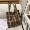 Bolso Nuevo de Cuadros de Invierno para Mujer Estilo Coreano Estilo Perezoso Gran Capacidad Estudiante Clase Viaje Diario Bolso de Hombro Bolso Tote Portátil