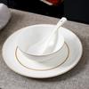 Mesa de hotel de estilo chino, vajilla de cerámica de porcelana china, plato de tres piezas, cuchara, taza, restaurante, club, restaurante, relieve dorado
