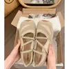 Tênis esportivo casual feminino novo para o verão de 2026 com aumento interno de altura, apresentando um estilo Mary Jane bailarina e uma cor verde que lembra O Mágico de Oz