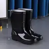 Botas de lluvia para hombre, venta al por mayor, zapatos de protección laboral, zapatos antideslizantes impermeables, botas de lluvia, zapatos altos de goma, botas de agua, zapatos de agua con terciopelo de algodón, resistentes a ácidos y álcalis.