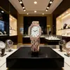Comercio Exterior Transfronterizo Nueva Marca de Alta Gama a la Moda Esfera Cuadrada Incrustada de Diamantes Cadena Pequeña Moda Retro Reloj de Cuarzo para Mujer