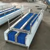 La lavadora de botas mineras con estructura de paso de un solo canal está equipada con un kit de tubería de pulverización de alta presión.
