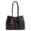 Bolsa Tote Retro de Luxo para o Inverno 2025 para Mulheres Nova Grande Capacidade Acessível Luxo Cor Contrastante Bolsa de Ombro Única