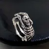 Anillo Abierto de Calavera y Esqueleto de Plata Tailandesa Retro Europeo y Americano Estilo Punk Oscuro Fresco Versátil para Hombres y Mujeres