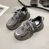 Tênis Casuais da Moda com Solado Grosso para Mulheres, Lançamento Primavera 2026, Sapatos Estilo Dad Versáteis Leves Que Fazem os Pés Parecerem Menores