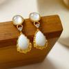 Original S925 agulha de prata retro Hong Kong-estilo elegante brincos em forma de gota temperamento corte estilo high-end orelhas studs para as mulheres 1558