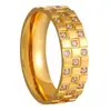Anel de Diamante de Precisão com Grade Quadrada Larga Fashionável Aço Titânio Banhado a Ouro 24K Estilo Ins Anel Popular Retro de Alta Qualidade para Mulheres
