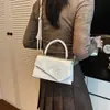 Bolsa Feminina Brilhante com Estampa de Cobra 2026 Inverno Nova Tendência Estilosa Fashionable Bolsa de Mão Ombro Transversal Pequena Quadrada