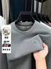Sudadera de alta calidad para hombre con cuello redondo, nueva moda de otoño, camiseta versátil casual de algodón de manga larga, top básico para hombre