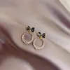 Brincos da Moda Estilo Coreano Mais Vendidos Novo Modelo Brincos Femininos Simples e Elegantes Versáteis Tiktok Mesmo Estilo Tarraxas Atacado