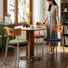 Silla de Comedor de Madera Maciza Uso en Casa Silla Berg 2026 Nueva Silla de Restaurante Apilable Taburete Estilo Mediados de Siglo Silla con Respaldo para Mesa de Comedor
