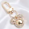 Lujo Ligero Chapado en Oro Charms Completos de Diamante Cierre de Langosta Forma D Colgante Triangular Redondo Accesorios para Llaves Fábrica de Origen Venta al por Mayor