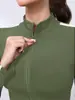 Conjunto de Duas Peças de Jaqueta Longa com Zíper Colorida Contrastante Preto e Branco Elástica Slim Fit Roupa Esportiva ao Ar Livre para Yoga Conjunto de Yoga Feminino