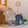 Conjunto Nuevo de Verano 2026 para Niño Pequeño con Camiseta Estampada de Letras Bloque de Color, Elegante Conjunto Casual de Dos Piezas al por Mayor