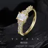 Anel Quadrado de Moissanita em Prata Esterlina, Anel Fashionável Acessível de Luxo com Design de Nicho para Dedo Indicador, Atacado de Joias de Alta Qualidade