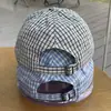 26 Nuevas Gorras de Béisbol a Cuadros Suaves Estilo Coreano Primavera/Verano para Mujeres y Parejas, Gorra de Pico Adelgazante para Cara para Hombres