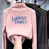 Nova camiseta infantil da moda, estilosa blusa de manga comprida com gola alta parcial em fleece, top legal para meninos, nova camada interna de outono e inverno