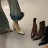 Botas Curtas de Salto Alto para Mulheres 2025 Novo Estilo Costura Francesa Bico Fino Emagrecimento Versátil Salto Grosso Elástico Botas Slim