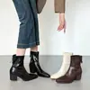 Botas Femininas Retro Francesas de Salto Grosso Bico Fino Outono Inverno Novas Versáteis Pequenas Salto Alto Botas Chelsea Retro